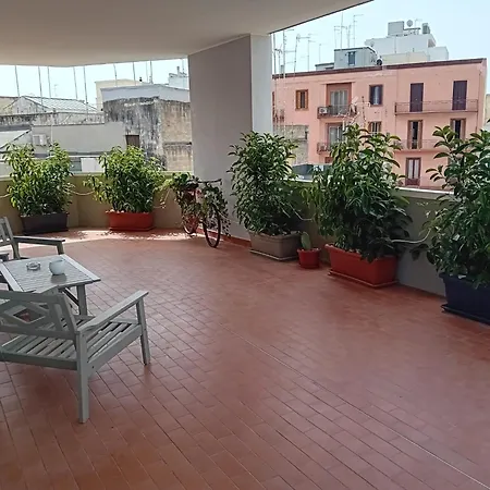 Tiffany Apartment *